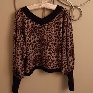 Boutique cheetah dolman sleeve top
